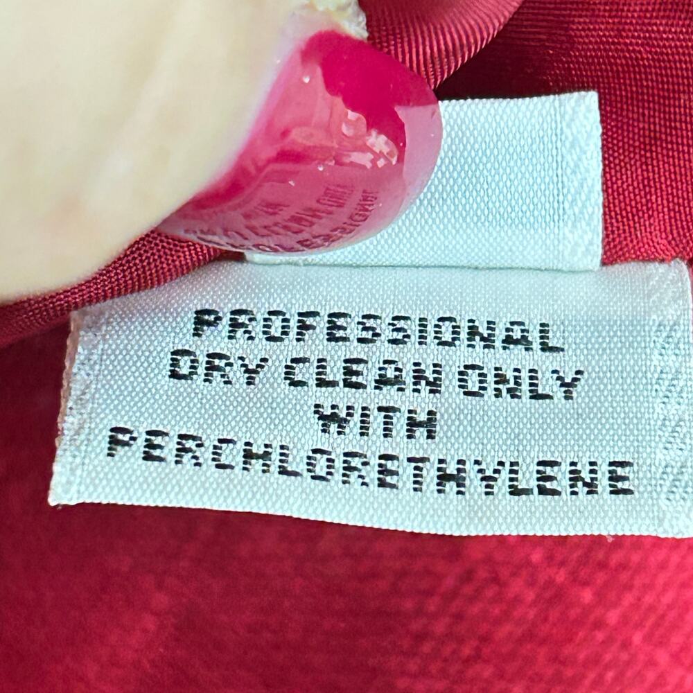 Vintage Oscar de la Renta Jumper dress
Red sleeveless Union made USA Size 12 - Picture 11 of 11